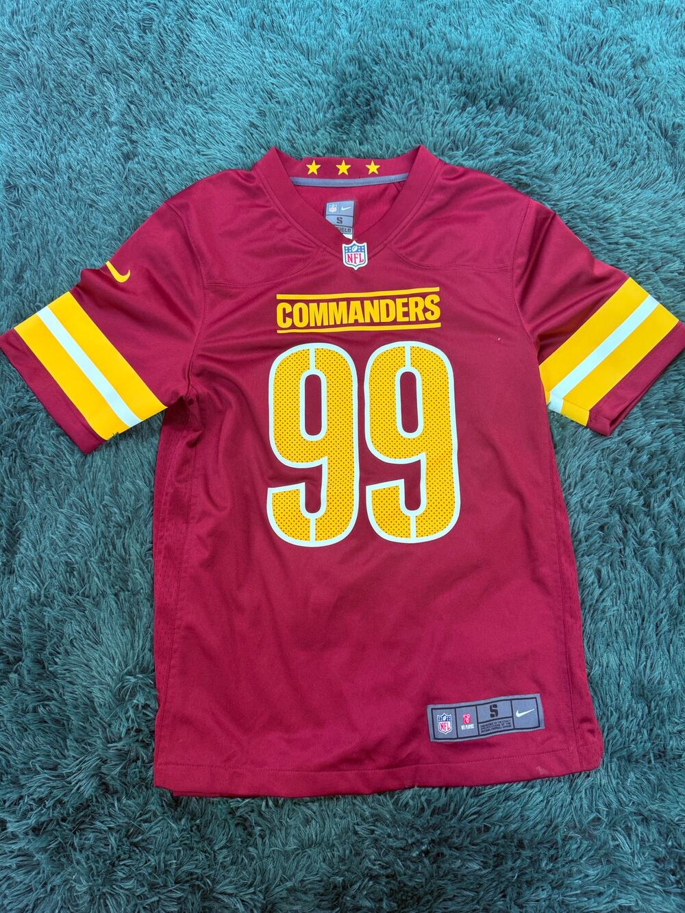 Nike On Field Washington Commanders Chase Young Jersey Red Size Small